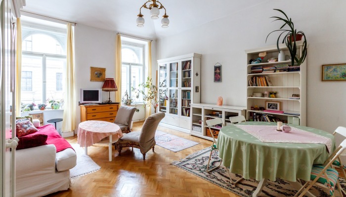 Make your Room Pop with These Fun Wall Decorating Ideas