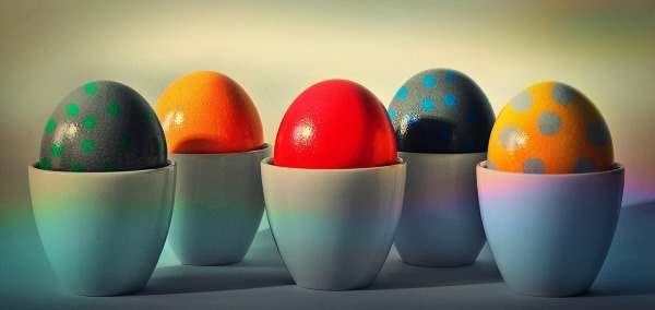 easter-eggs-cups
